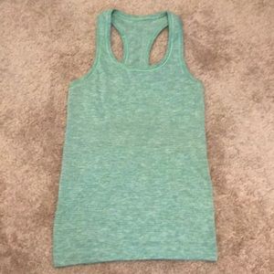 Lululemon tank size 2